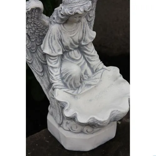 Engel mit Schale