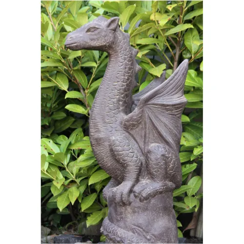 Drache sitzend