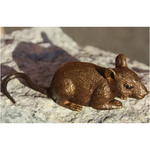 Bronze Maus