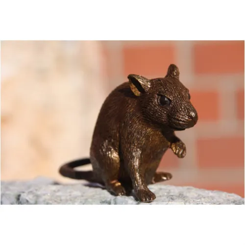 Bronze Maus