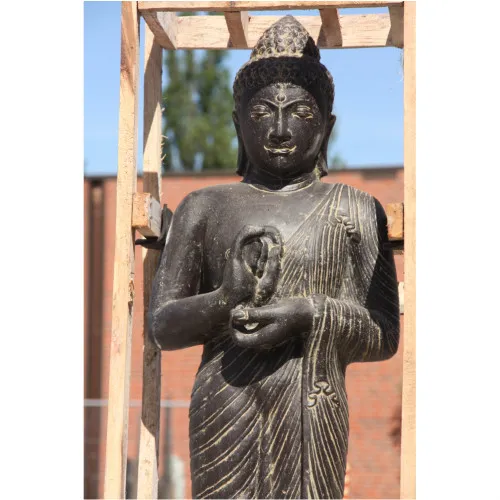 Buddha stehend