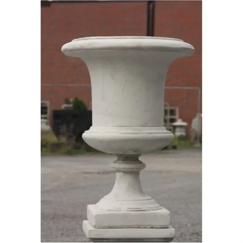 Amphore mit Sockel