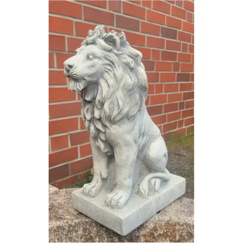 Löwe sitzend