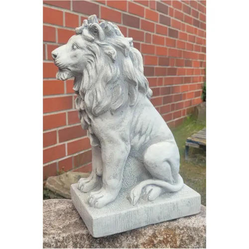 Löwe sitzend