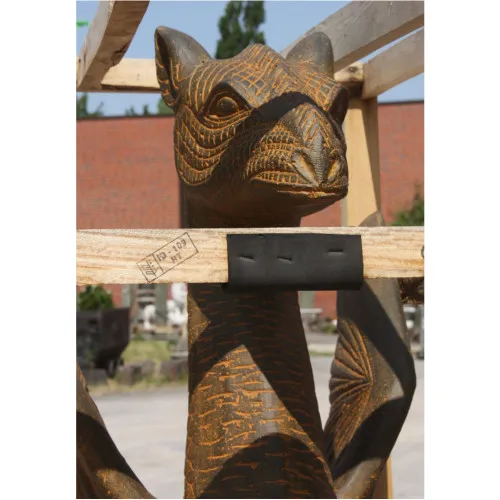 Drache sitzend