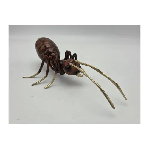 Bronze Ameise