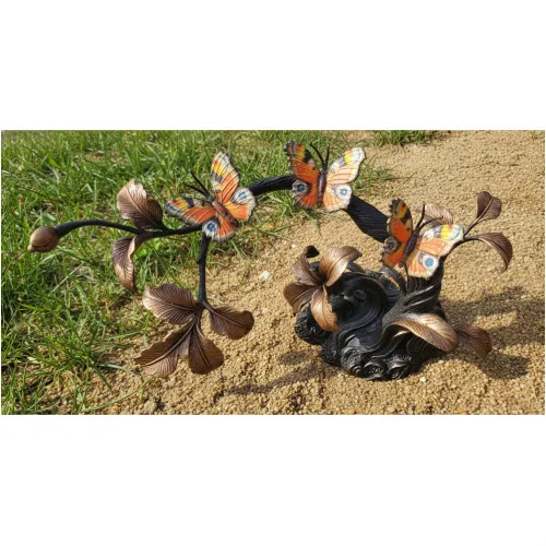 Schmetterlinge auf Ast