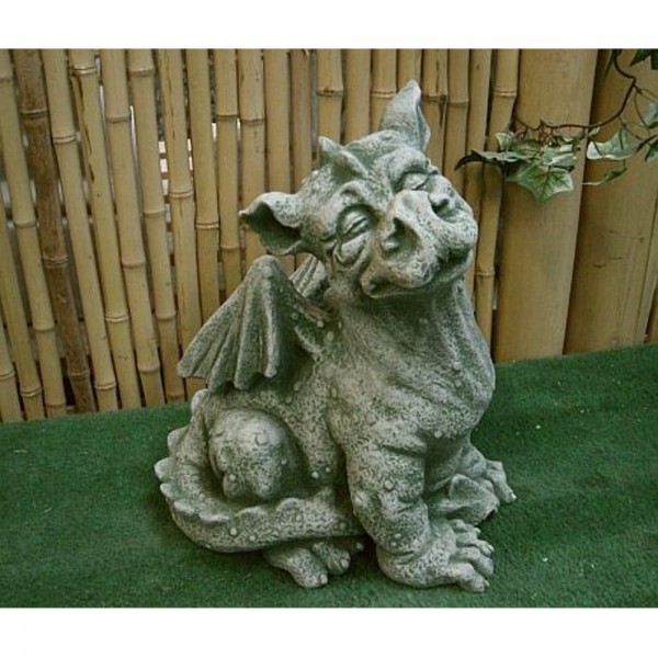 Drache sitzend