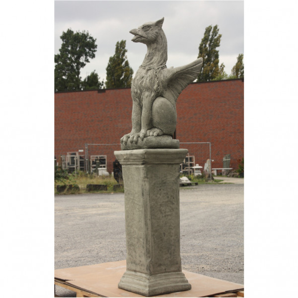 Greif auf Säule