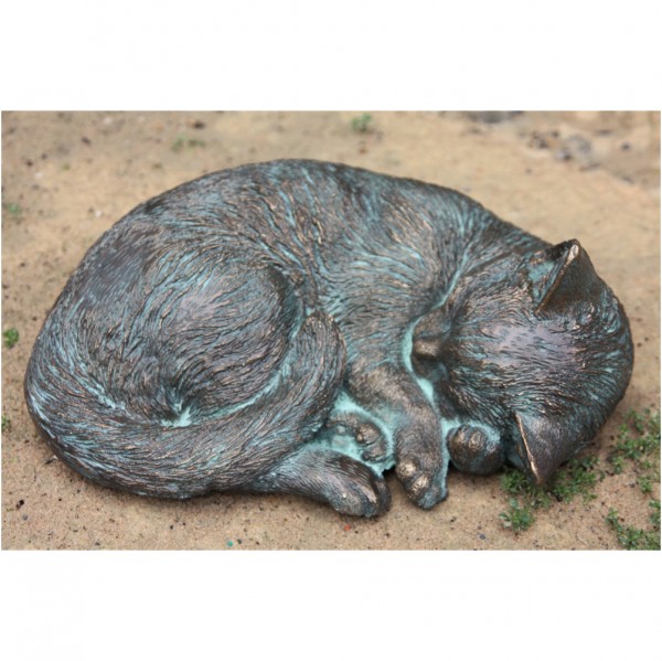 Katze liegend