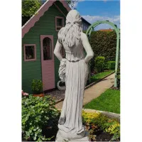 Alina mit Blumenkranz