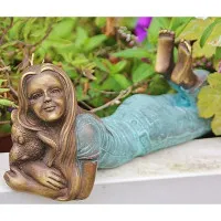 Mädchen mit Elefant