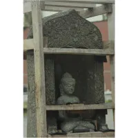 Buddha in Nische