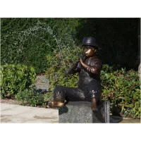 Flötenspieler Junge