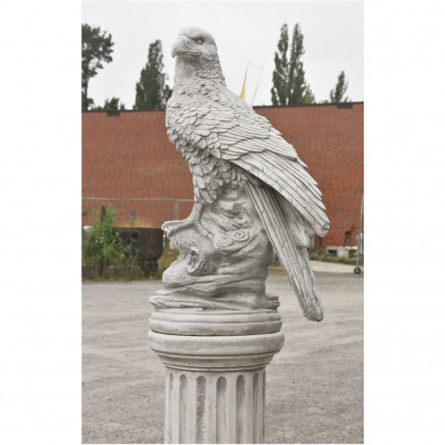 Adler mit Sockel