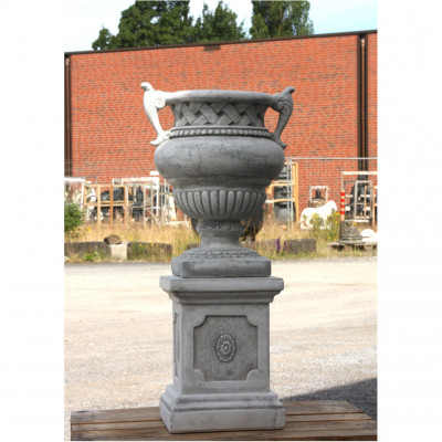 Amphore mit Sockel