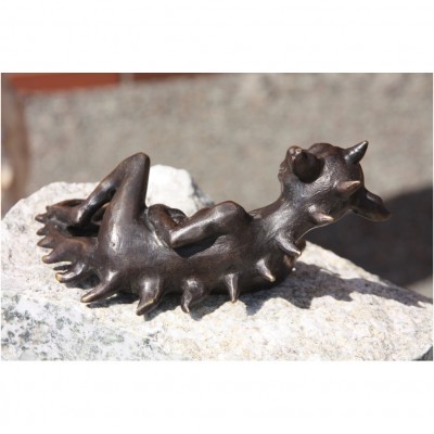 Drache liegend