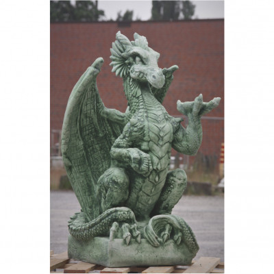 Drache sitzend