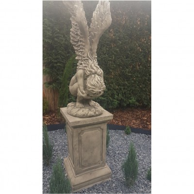 Engel mit Säule