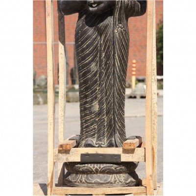 Buddha stehend