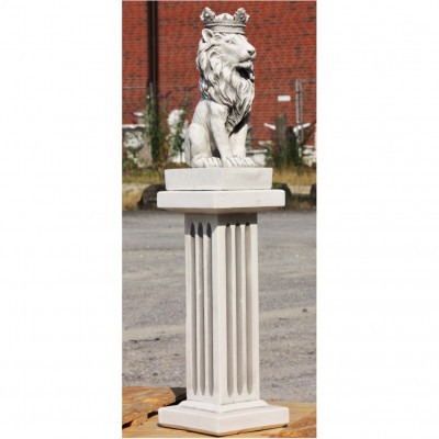 Löwe auf Säule