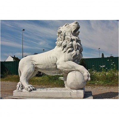 Löwenstatue - Nehmen Sie dem Favoriten der Redaktion