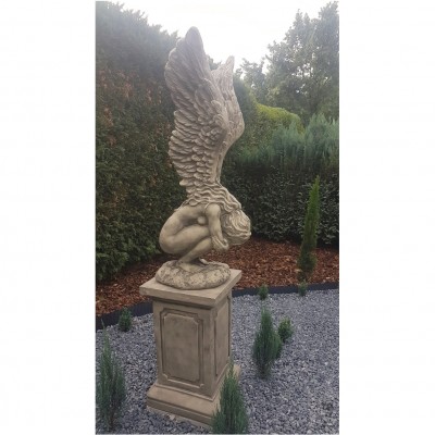 Engel mit Säule
