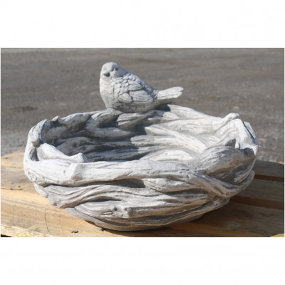 Vogel im Nest