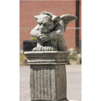 Gargoyle mit Säule